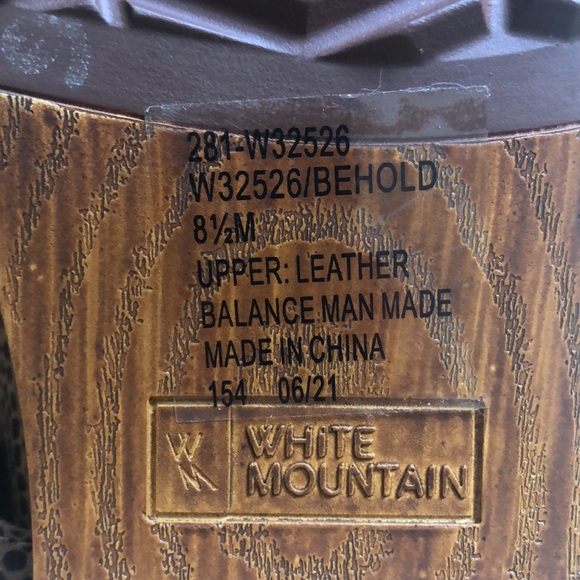 White Mountain BEHOLD Leopard Print Clogs - Picture 7 of 9